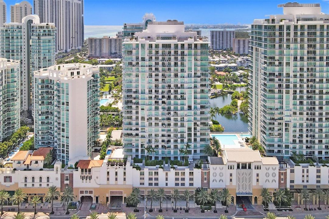 For Sale: $1,125,000 (2 beds, 3 baths, 1524 Square Feet)