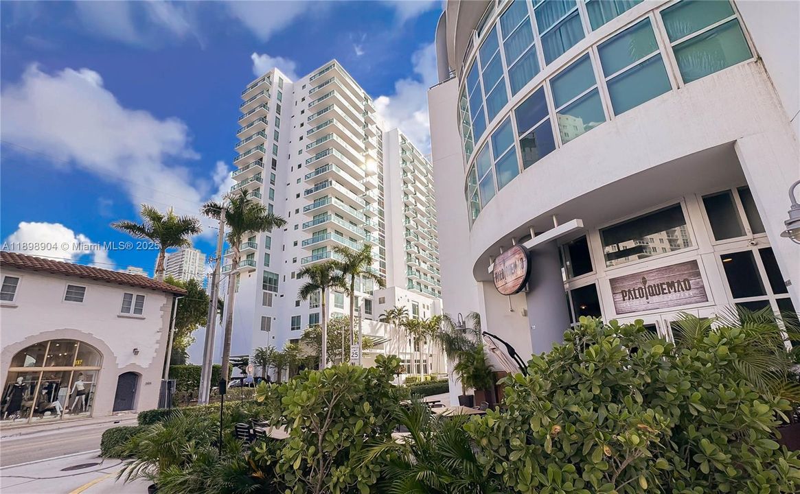 For Rent: $2,475 (1 beds, 1 baths, 692 Square Feet)