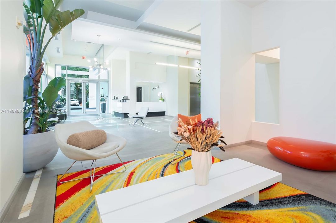 For Rent: $2,475 (1 beds, 1 baths, 692 Square Feet)