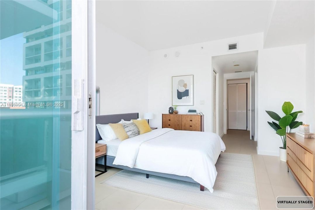 Bedroom with a dif. furniture idea and layout