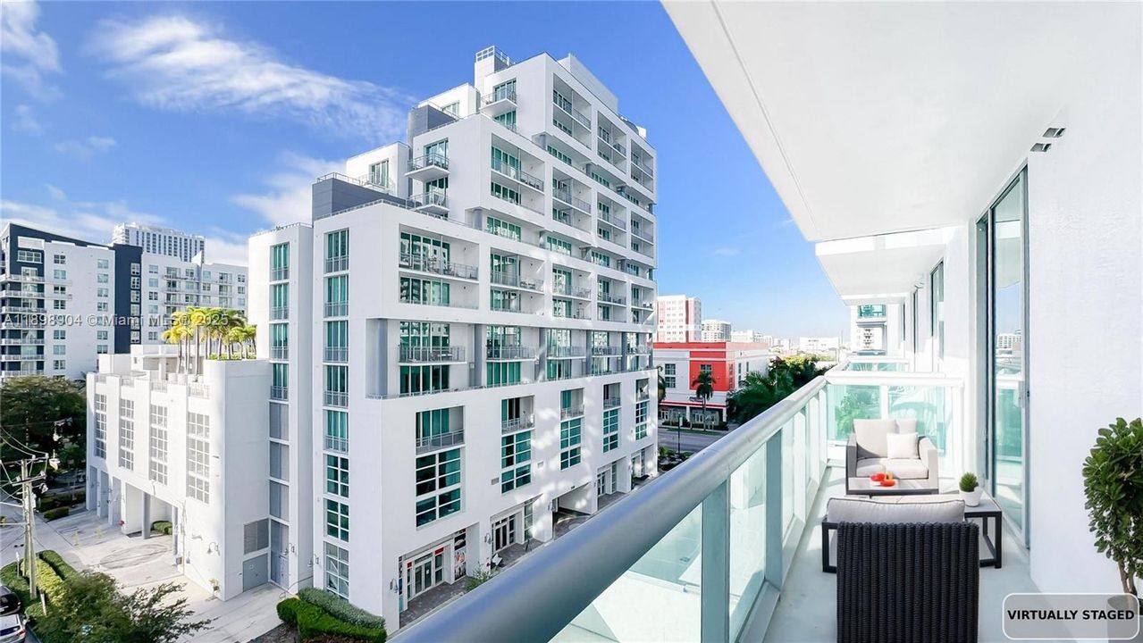 For Rent: $2,475 (1 beds, 1 baths, 692 Square Feet)