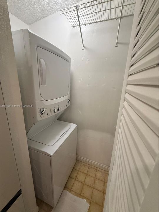 На продажу: $425,000 (3 спален, 2 ванн, 1200 Квадратных фут)