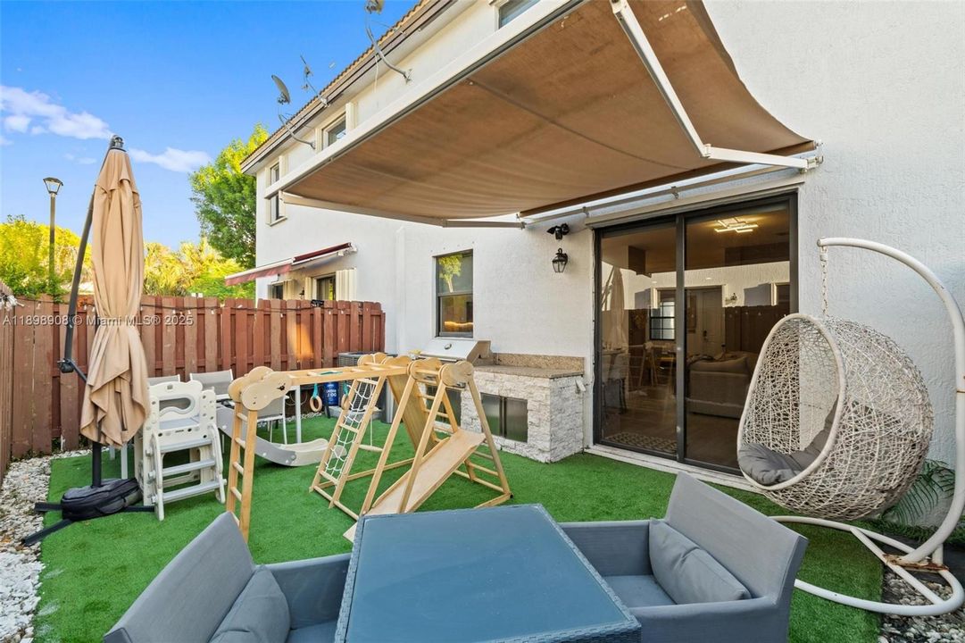 En Venta: $654,900 (3 camas, 2 baños, 1605 Pies cuadrados)