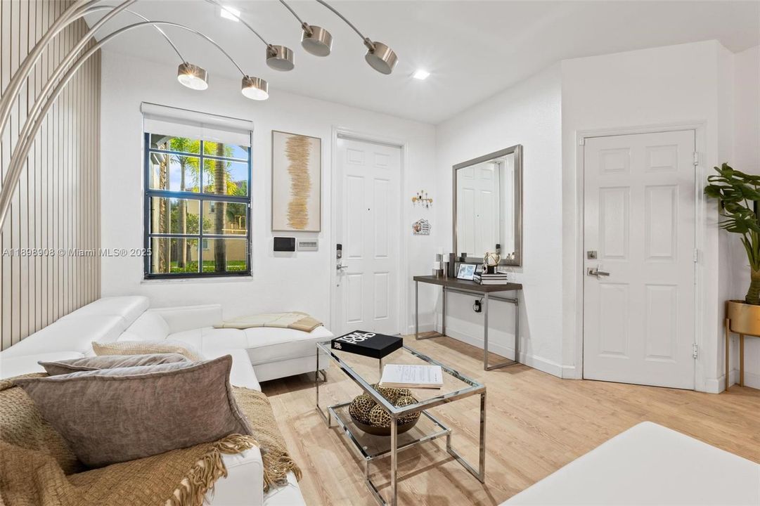 En Venta: $654,900 (3 camas, 2 baños, 1605 Pies cuadrados)