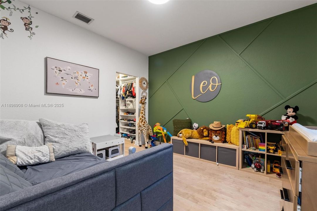 En Venta: $654,900 (3 camas, 2 baños, 1605 Pies cuadrados)