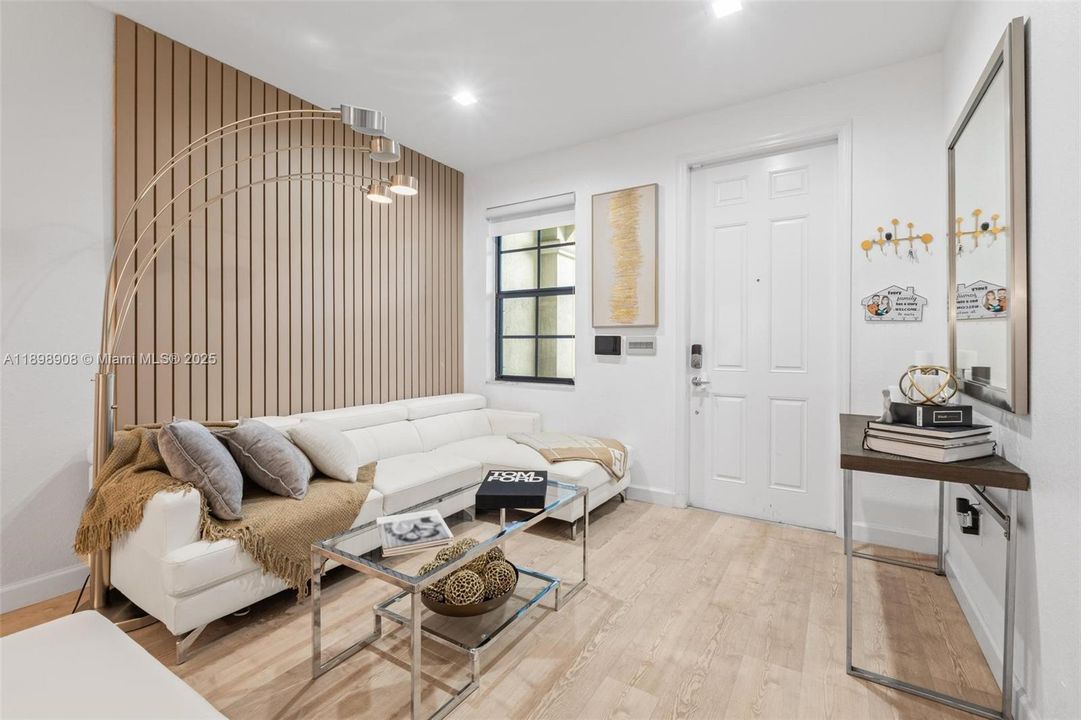 En Venta: $654,900 (3 camas, 2 baños, 1605 Pies cuadrados)