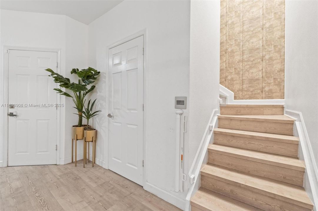 En Venta: $654,900 (3 camas, 2 baños, 1605 Pies cuadrados)