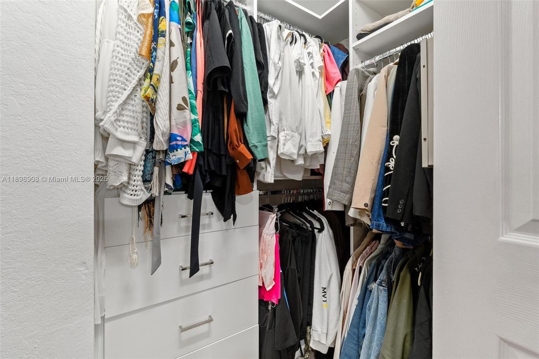 En Venta: $654,900 (3 camas, 2 baños, 1605 Pies cuadrados)