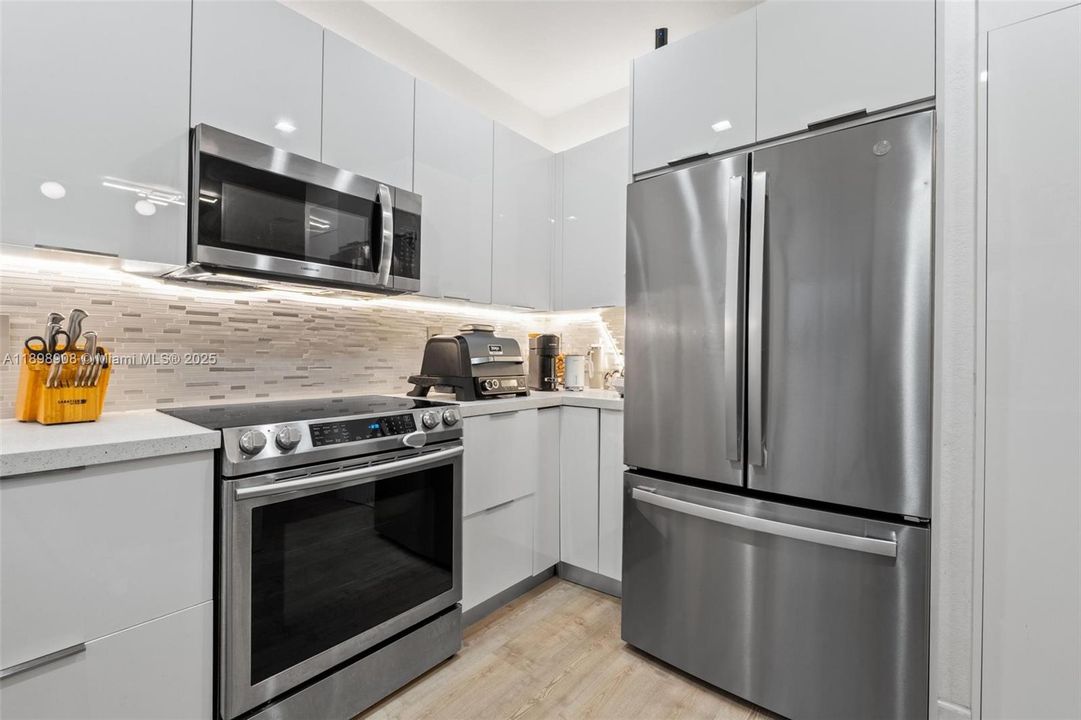 En Venta: $654,900 (3 camas, 2 baños, 1605 Pies cuadrados)