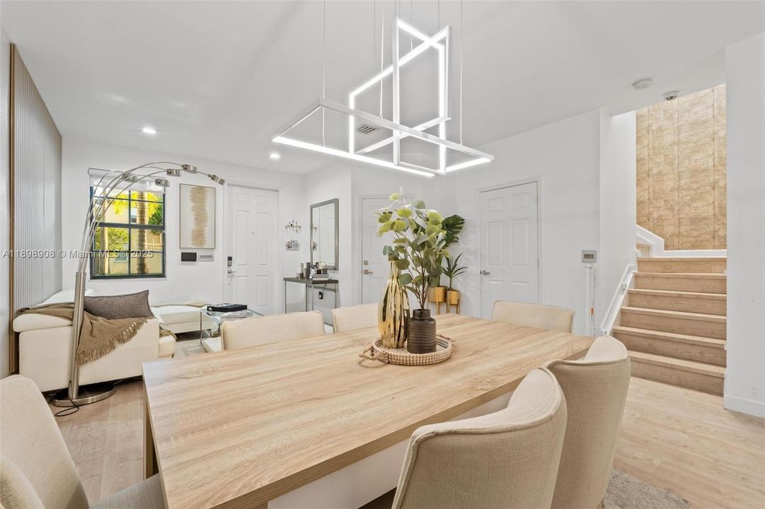 En Venta: $654,900 (3 camas, 2 baños, 1605 Pies cuadrados)