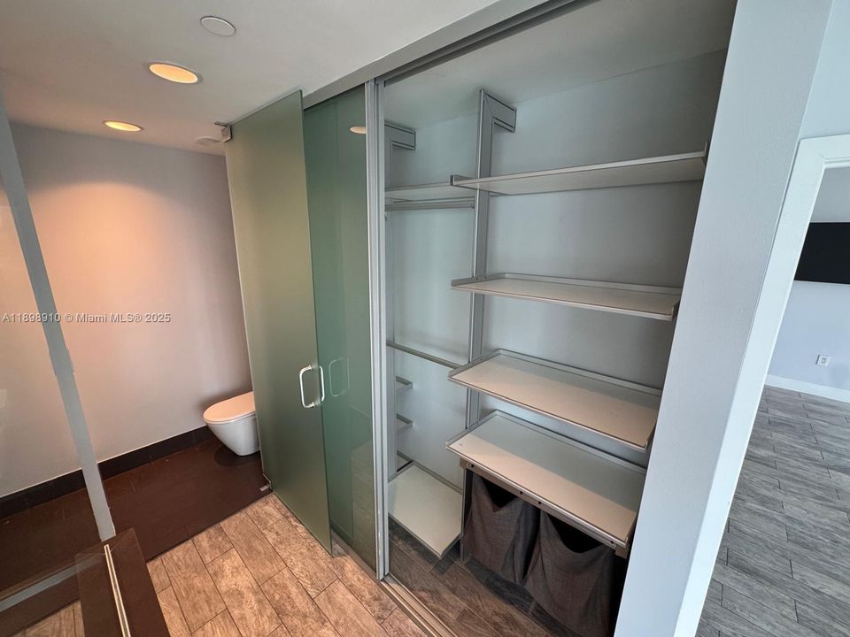 For Sale: $695,000 (2 beds, 2 baths, 1123 Square Feet)