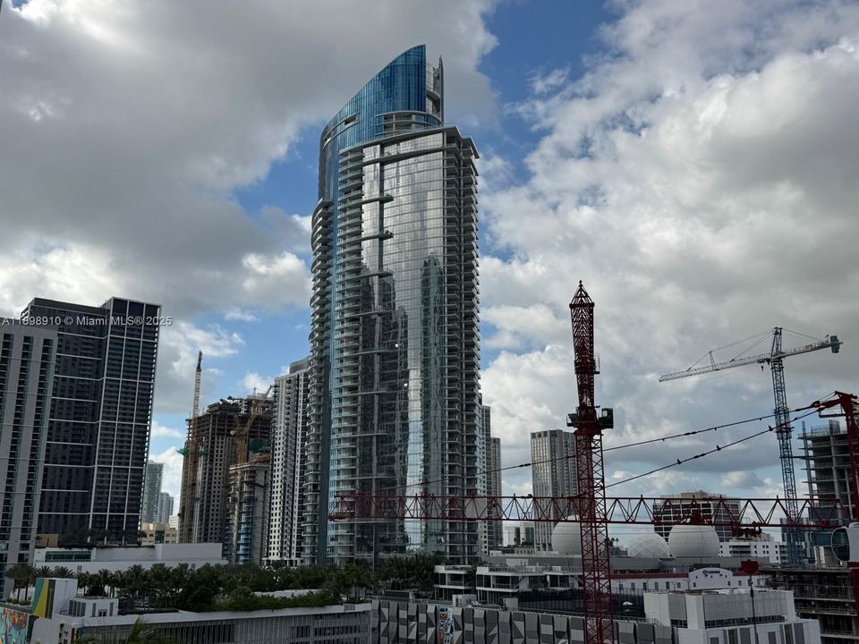 For Sale: $695,000 (2 beds, 2 baths, 1123 Square Feet)