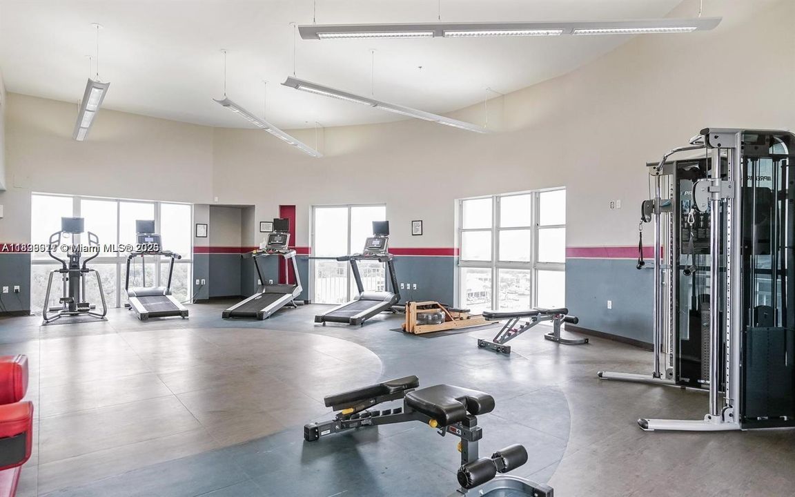 Recently Rented: $2,400 (1 beds, 2 baths, 842 Square Feet)