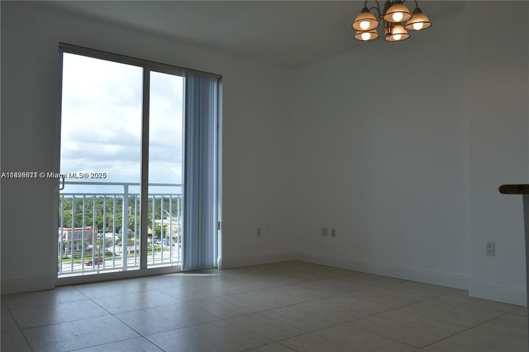 Recently Rented: $2,400 (1 beds, 2 baths, 842 Square Feet)