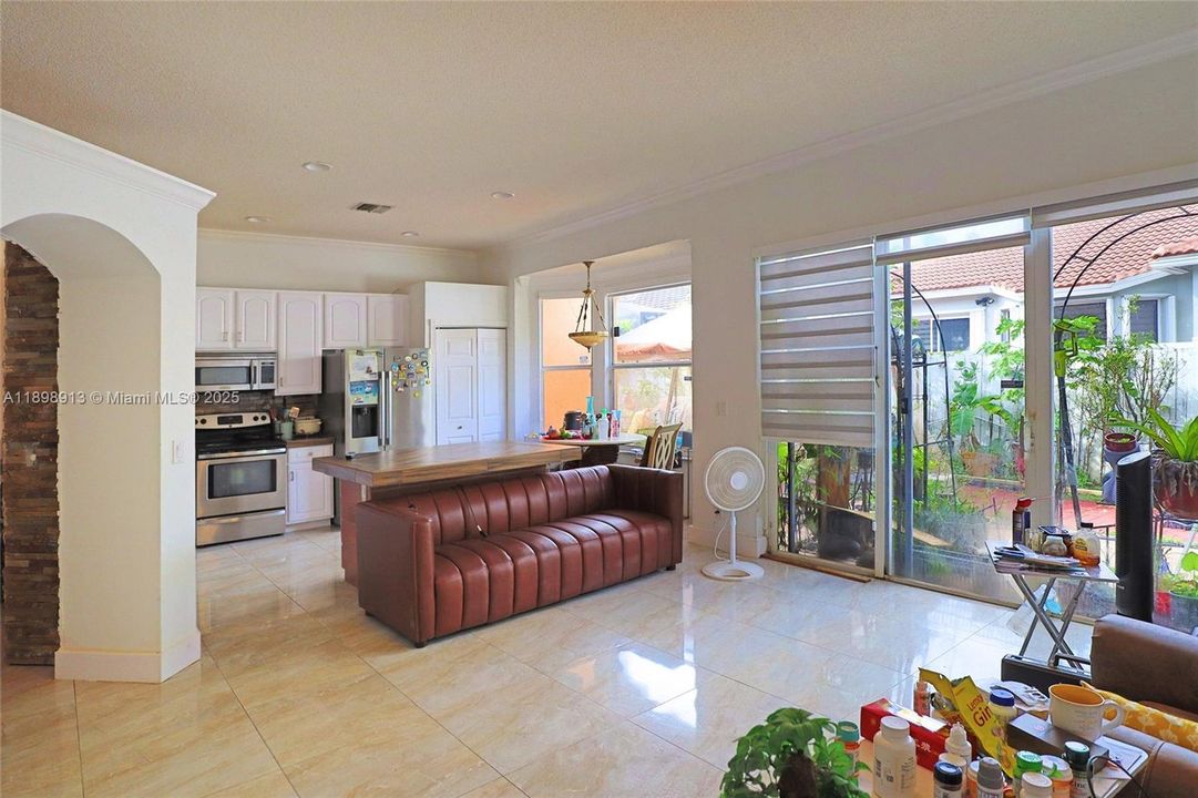 For Sale: $645,999 (3 beds, 2 baths, 1839 Square Feet)