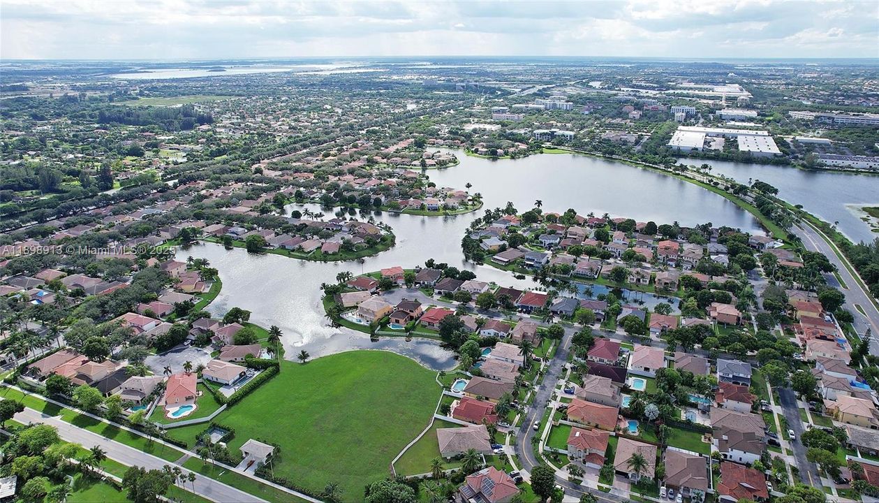 For Sale: $645,999 (3 beds, 2 baths, 1839 Square Feet)