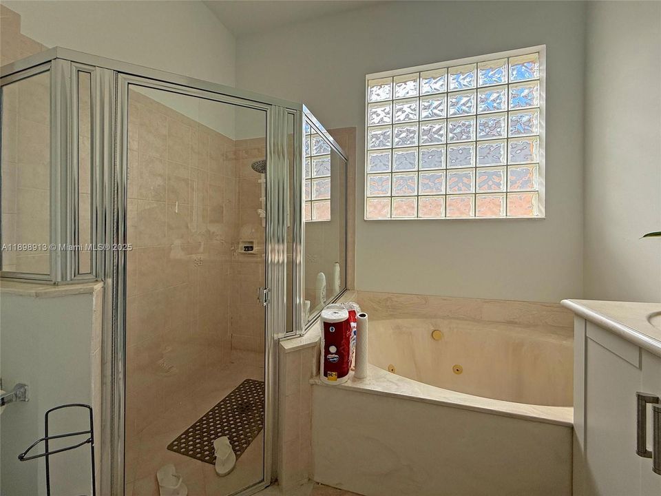 For Sale: $645,999 (3 beds, 2 baths, 1839 Square Feet)