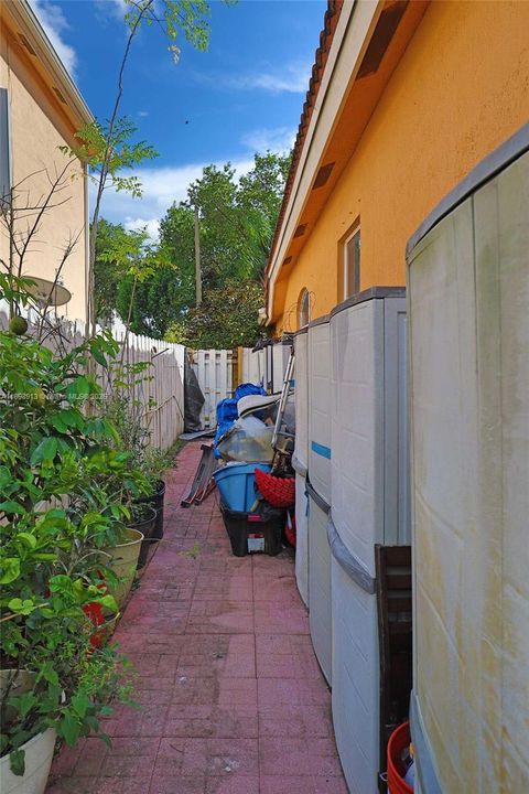 For Sale: $645,999 (3 beds, 2 baths, 1839 Square Feet)