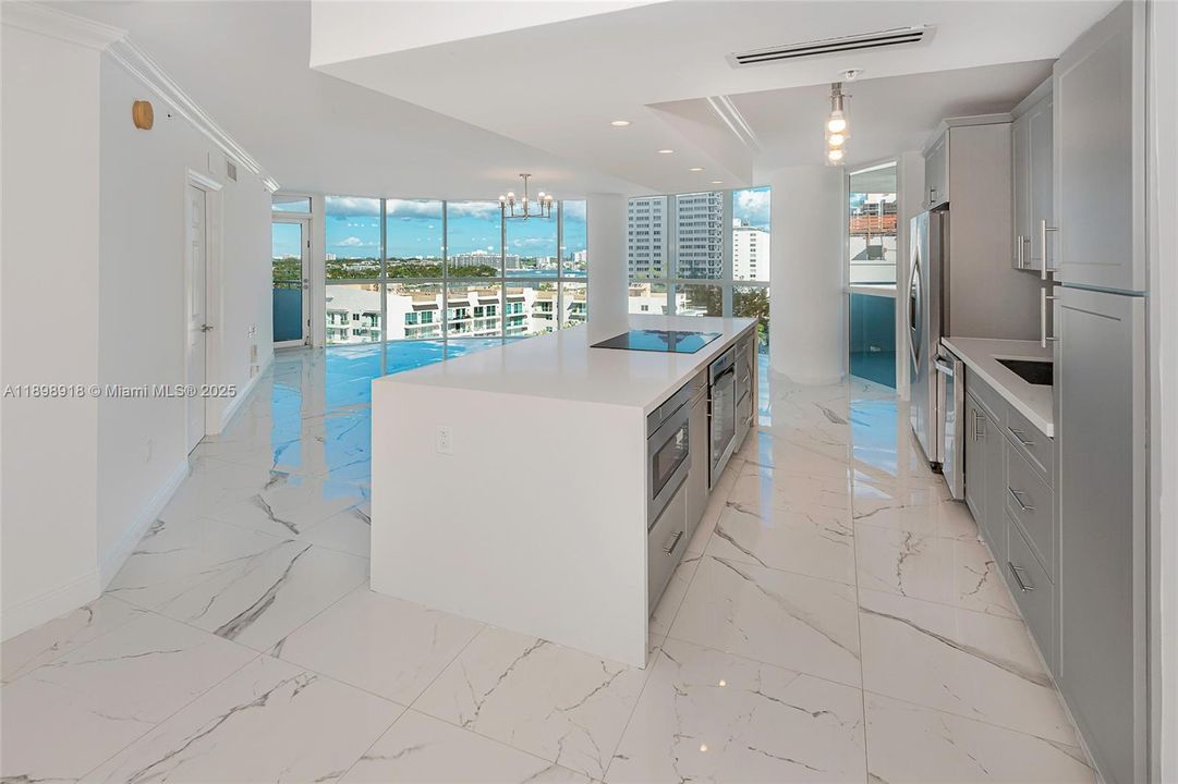 Active With Contract: $875,000 (2 beds, 2 baths, 1340 Square Feet)