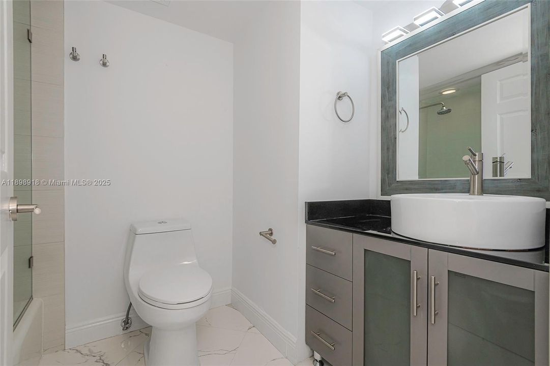 Active With Contract: $875,000 (2 beds, 2 baths, 1340 Square Feet)