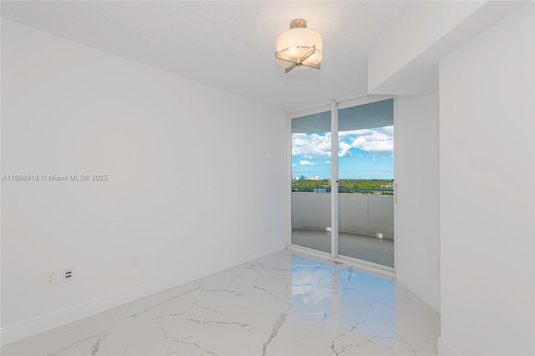 Active With Contract: $875,000 (2 beds, 2 baths, 1340 Square Feet)