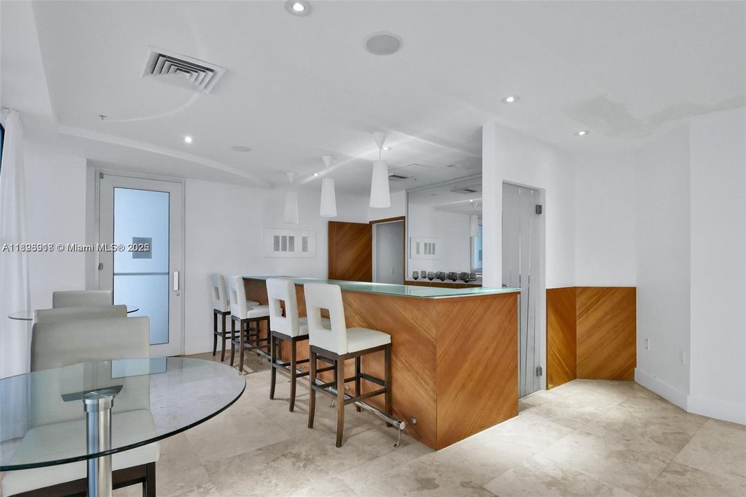 Active With Contract: $875,000 (2 beds, 2 baths, 1340 Square Feet)