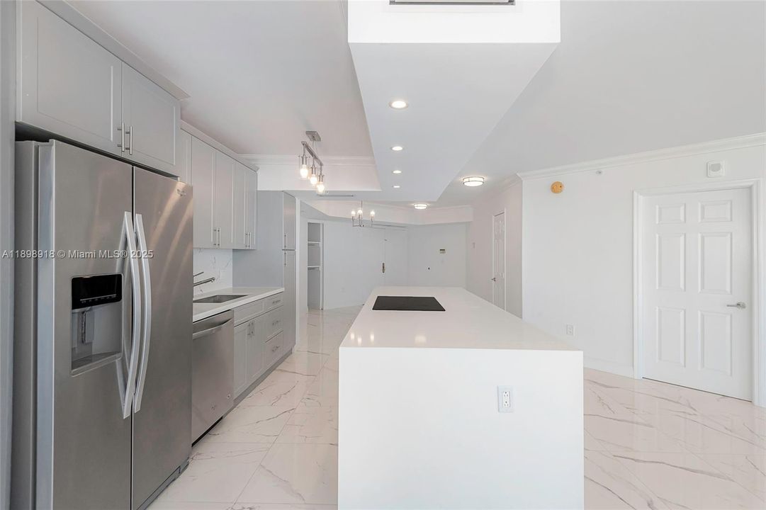Active With Contract: $875,000 (2 beds, 2 baths, 1340 Square Feet)