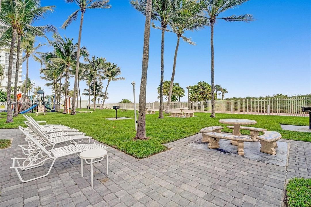 Sitting area - baby steps to the beach