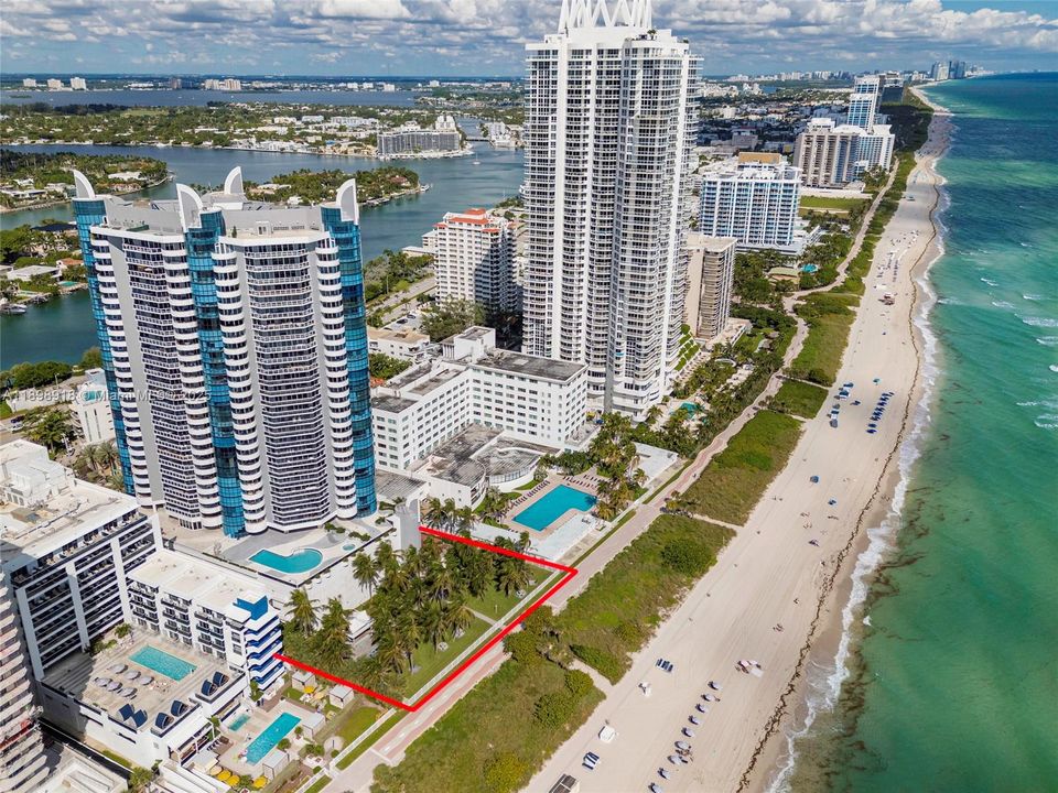 Active With Contract: $875,000 (2 beds, 2 baths, 1340 Square Feet)