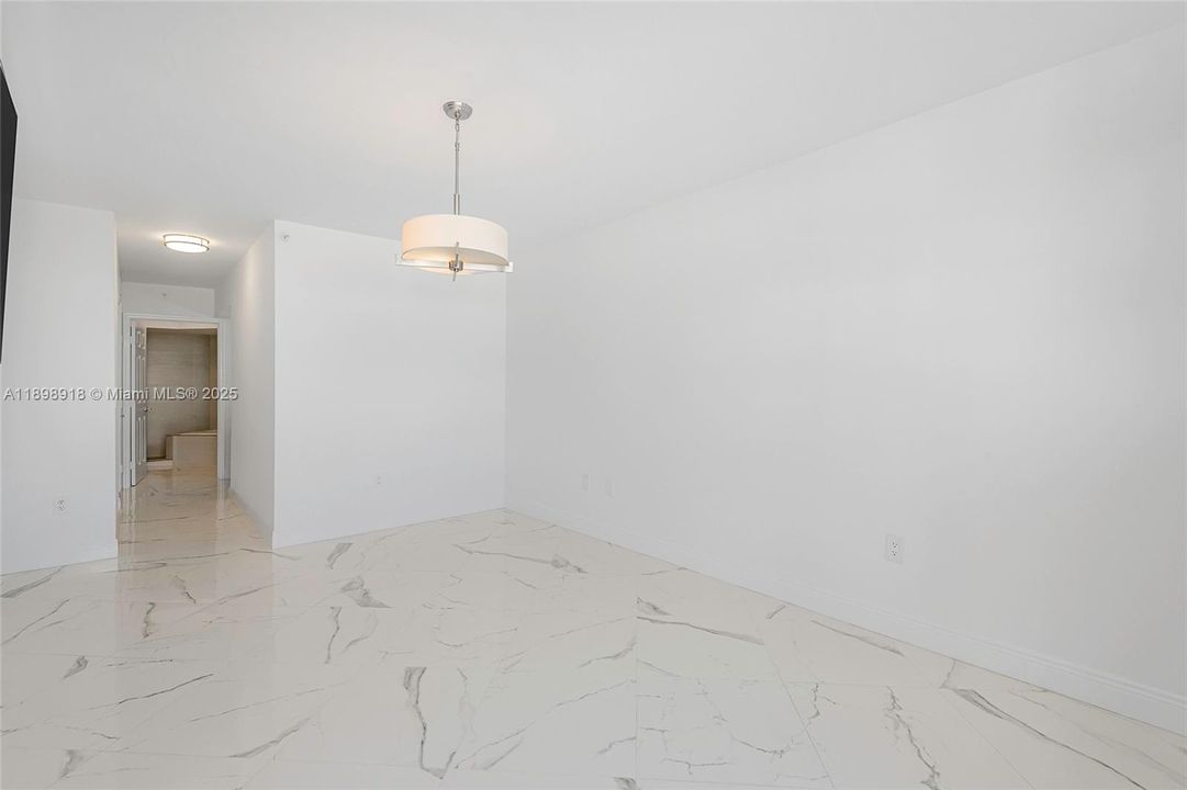 Active With Contract: $875,000 (2 beds, 2 baths, 1340 Square Feet)