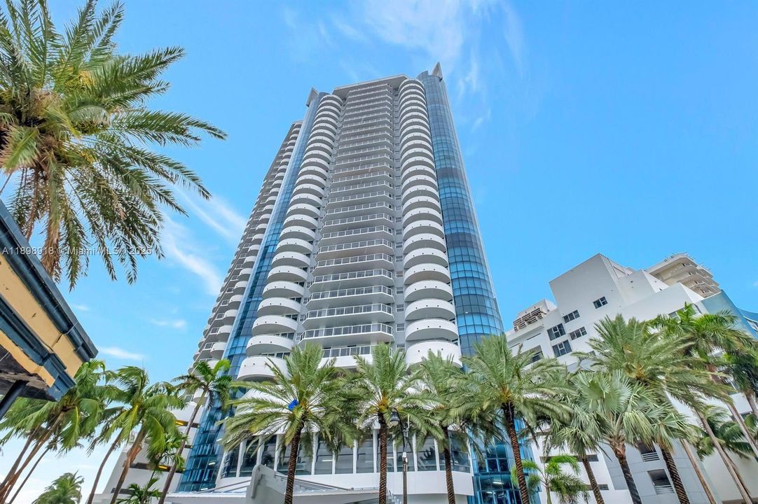 Active With Contract: $875,000 (2 beds, 2 baths, 1340 Square Feet)