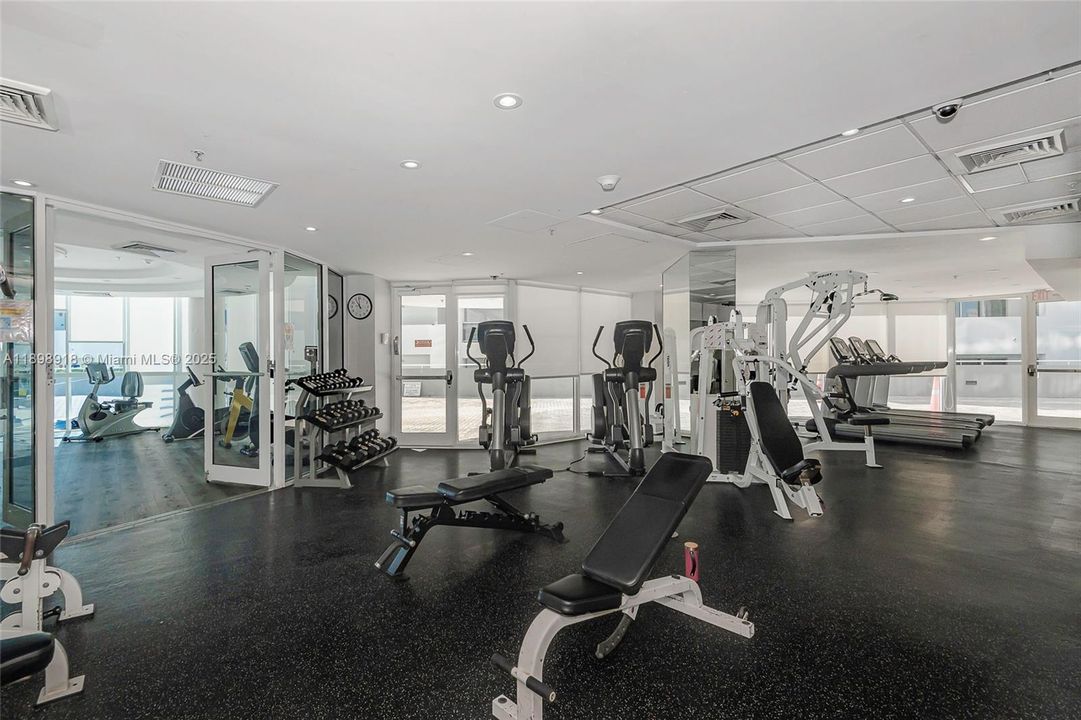 Active With Contract: $875,000 (2 beds, 2 baths, 1340 Square Feet)