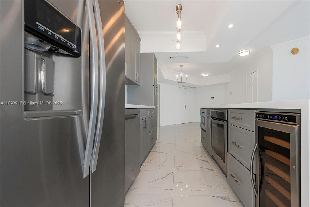 Active With Contract: $875,000 (2 beds, 2 baths, 1340 Square Feet)