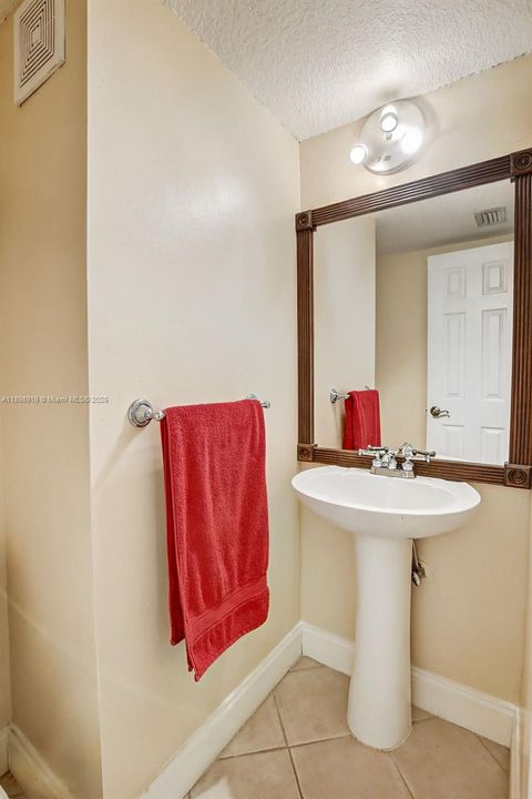 En Venta: $469,000 (3 camas, 2 baños, 1438 Pies cuadrados)