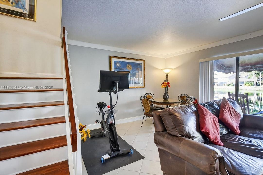 En Venta: $469,000 (3 camas, 2 baños, 1438 Pies cuadrados)