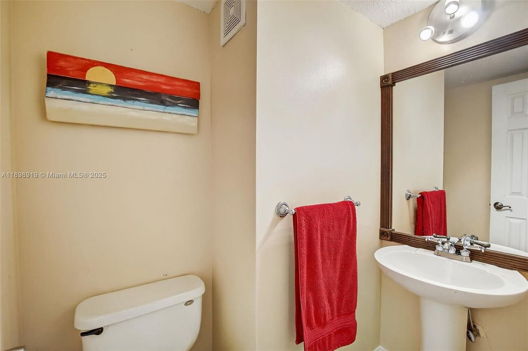 En Venta: $469,000 (3 camas, 2 baños, 1438 Pies cuadrados)