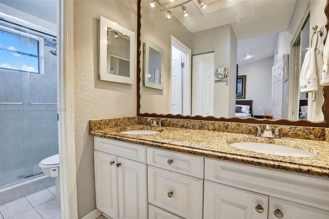 En Venta: $469,000 (3 camas, 2 baños, 1438 Pies cuadrados)