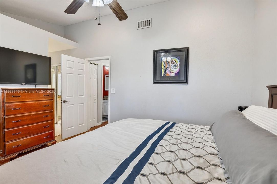 En Venta: $469,000 (3 camas, 2 baños, 1438 Pies cuadrados)