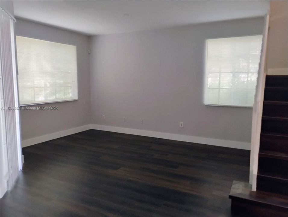 Recently Rented: $2,250 (4 beds, 2 baths, 1611 Square Feet)