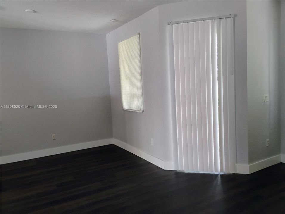 Recently Rented: $2,250 (4 beds, 2 baths, 1611 Square Feet)