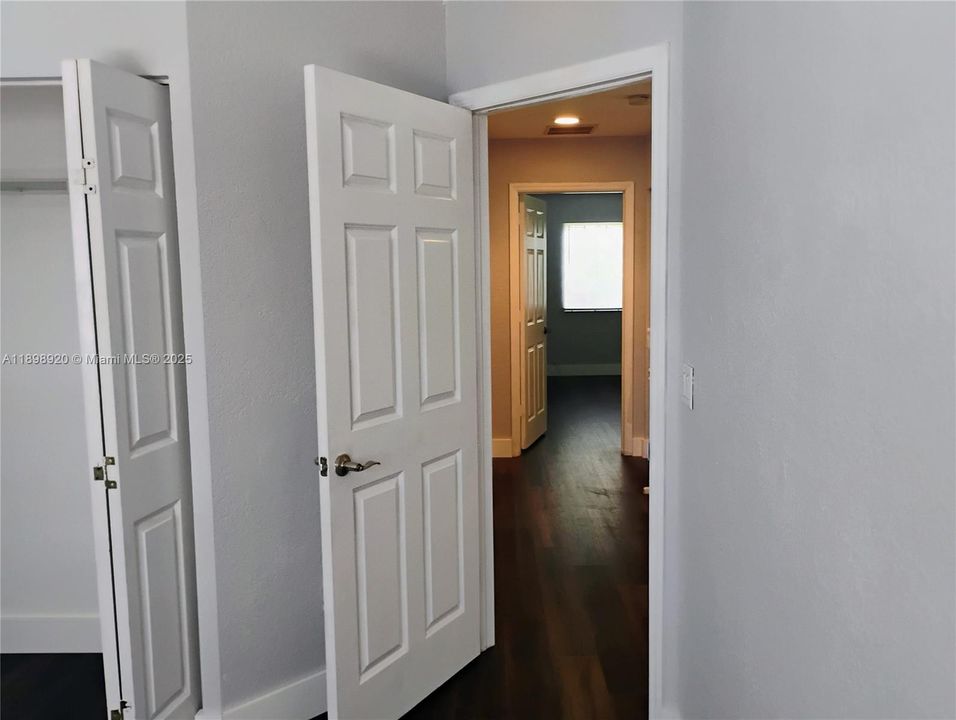 Recently Rented: $2,250 (4 beds, 2 baths, 1611 Square Feet)