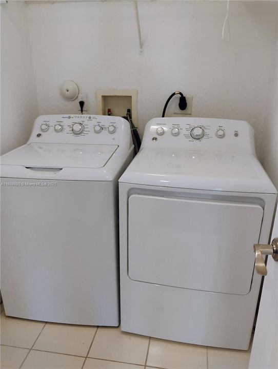 Recently Rented: $2,250 (4 beds, 2 baths, 1611 Square Feet)