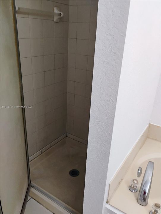 Recently Rented: $2,250 (4 beds, 2 baths, 1611 Square Feet)