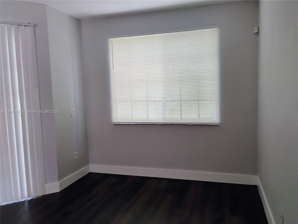 Recently Rented: $2,250 (4 beds, 2 baths, 1611 Square Feet)