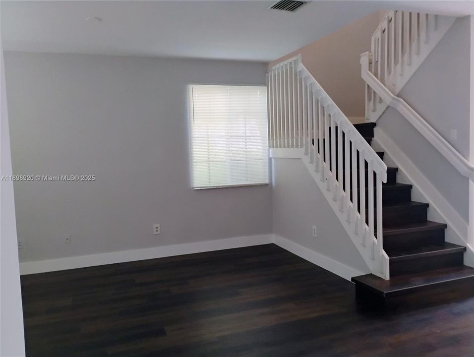 Recently Rented: $2,250 (4 beds, 2 baths, 1611 Square Feet)