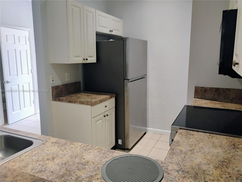 Recently Rented: $2,250 (4 beds, 2 baths, 1611 Square Feet)