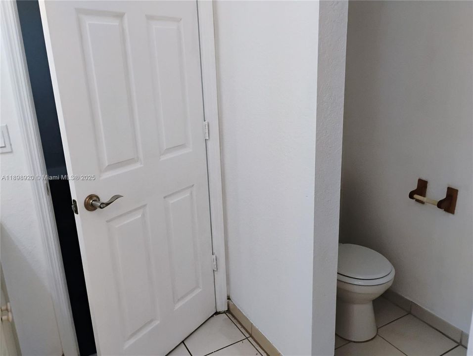 Recently Rented: $2,250 (4 beds, 2 baths, 1611 Square Feet)