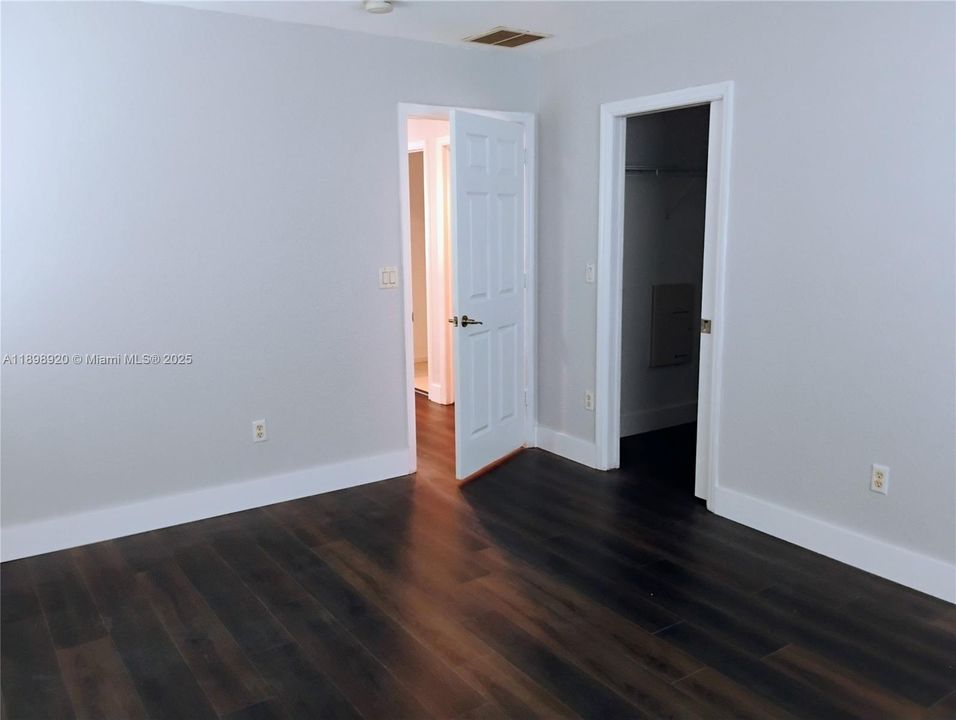 Recently Rented: $2,250 (4 beds, 2 baths, 1611 Square Feet)