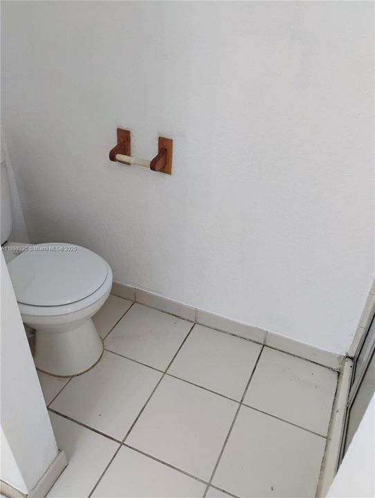 Recently Rented: $2,250 (4 beds, 2 baths, 1611 Square Feet)