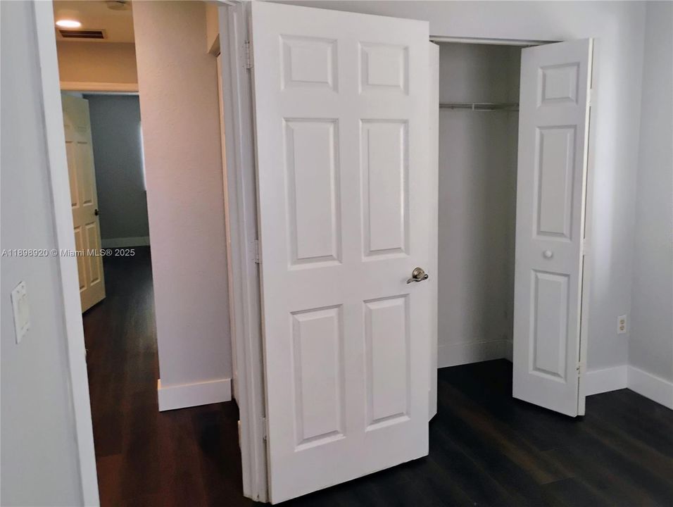 Recently Rented: $2,250 (4 beds, 2 baths, 1611 Square Feet)